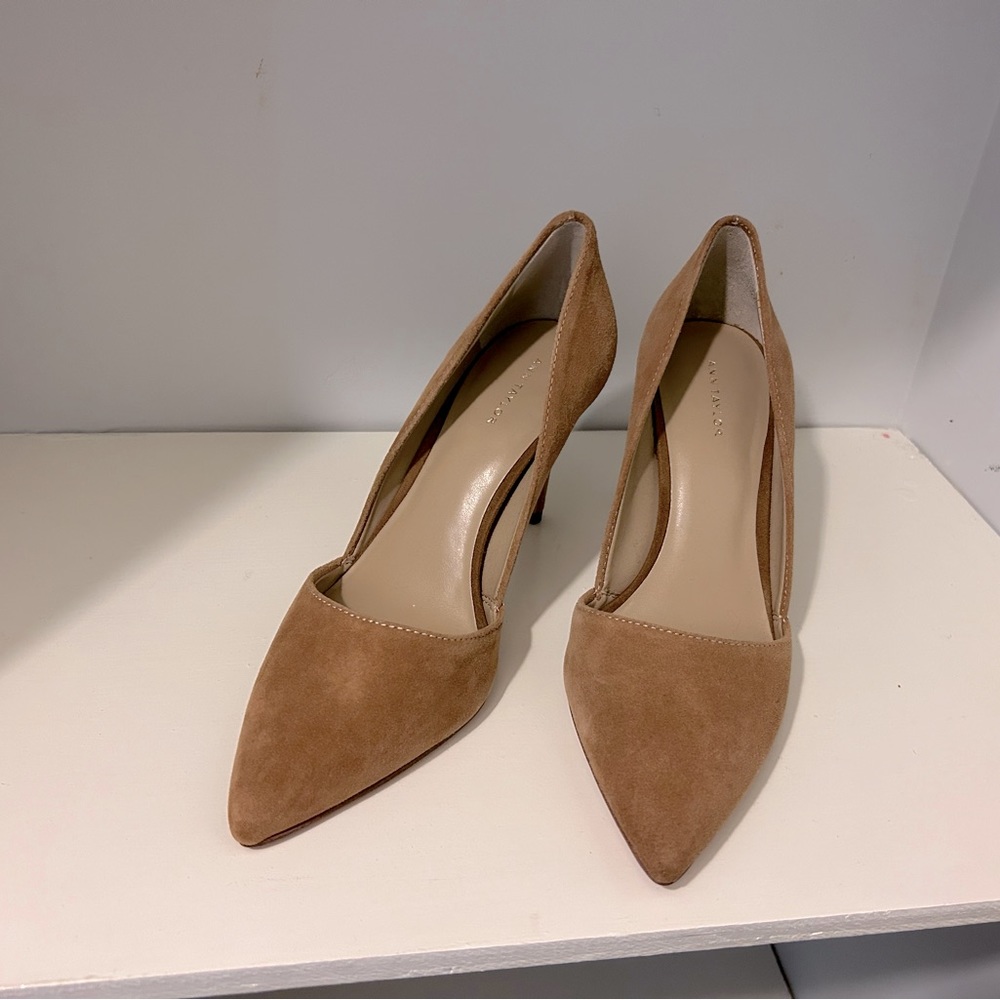 Ann Taylor Azra Suede Pumps Size 7M Camel